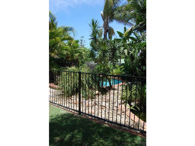 9 Orcades St, Sunrise Beach QLD 4567