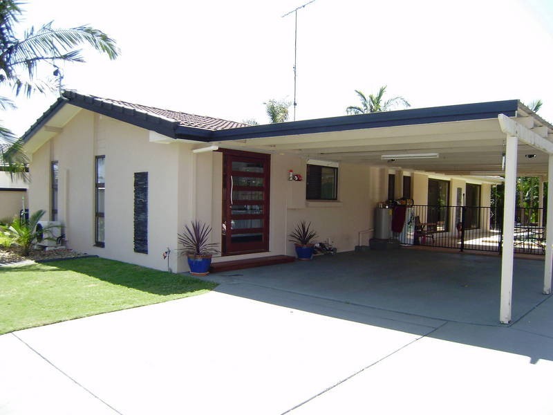 9 Girraweem Street, Warana QLD 4575