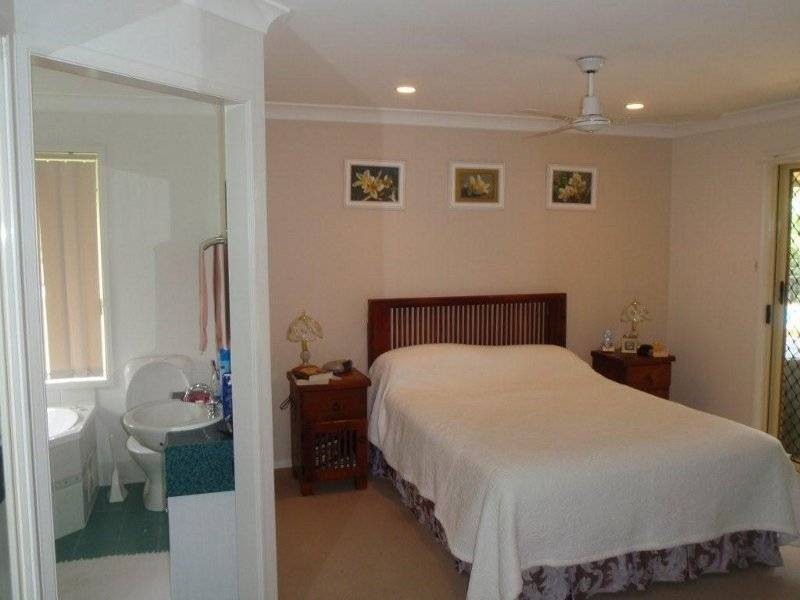 19 Phar Lap Court, Little Mountain QLD 4551