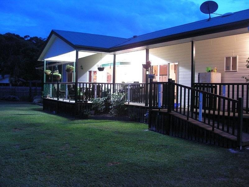 7 Phar Lap Court, Little Mountain QLD 4551