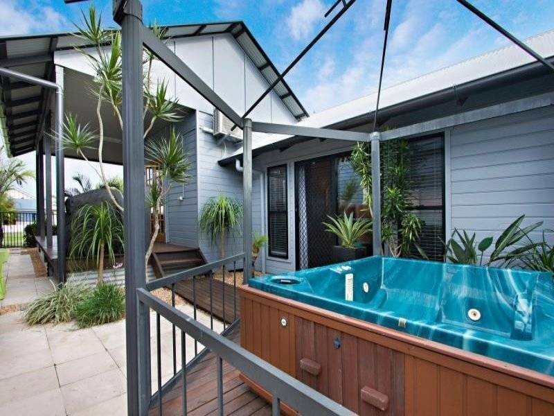 30 Lakedrive Cres, Mount Coolum QLD 4573