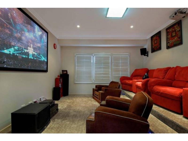 6 Shoal Court, Peregian Springs QLD 4573