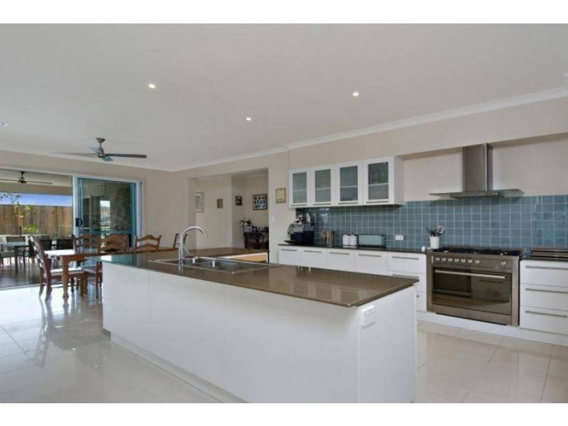 6 Shoal Court, Peregian Springs QLD 4573