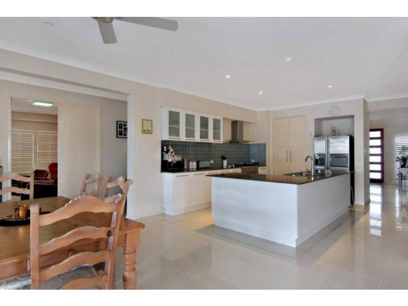 6 Shoal Court, Peregian Springs QLD 4573