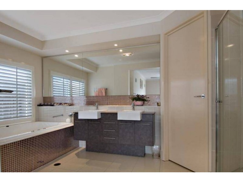 6 Shoal Court, Peregian Springs QLD 4573