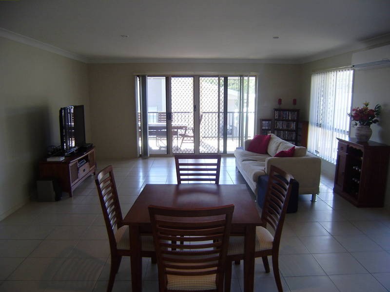 4 Shallow Bay Drive, Springfield Lakes QLD 4300