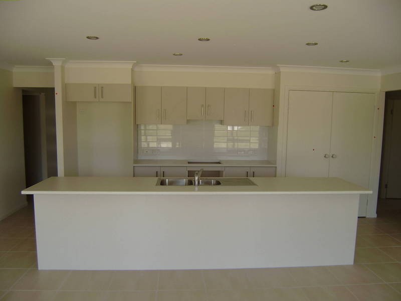 33 Lakeland Court, Loganholme QLD 4129