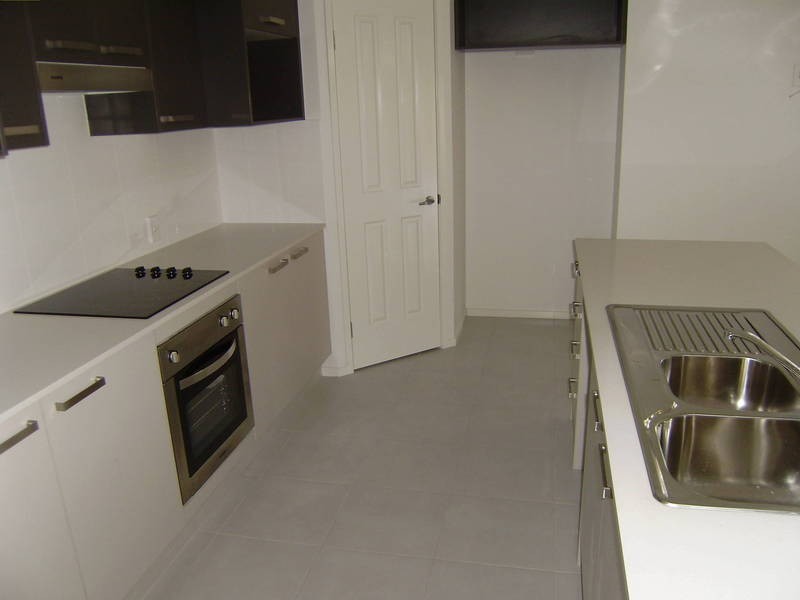 6 Daisy Street, Springfield Lakes QLD 4300