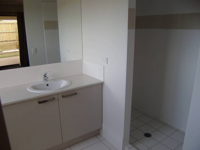 6 Daisy Street, Springfield Lakes QLD 4300