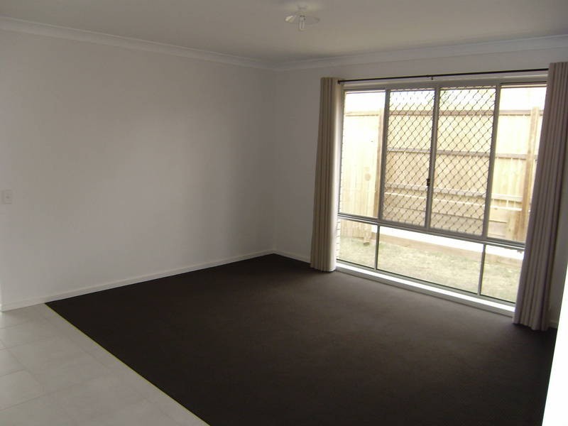 6 Daisy Street, Springfield Lakes QLD 4300