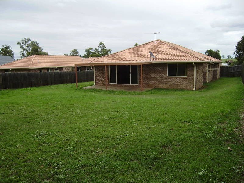 24 Kathleen Place, Yamanto QLD 4305