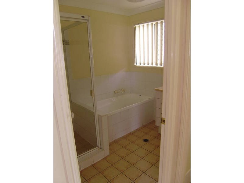 24 Kathleen Place, Yamanto QLD 4305