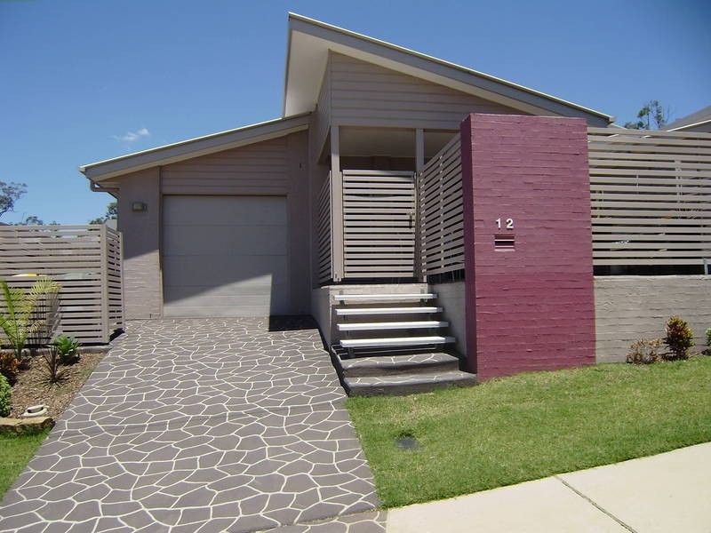 16 Escarpment Drive, Springfield Lakes QLD 4300