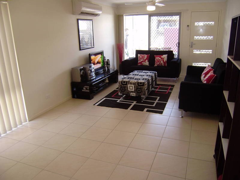 16 Escarpment Drive, Springfield Lakes QLD 4300