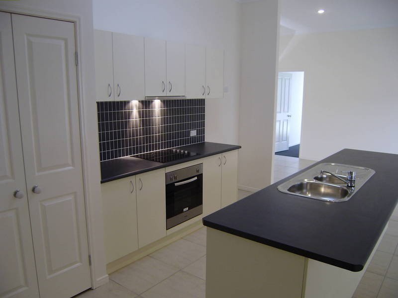 24 Carnarvon Avenue, Springfield Lakes QLD 4300