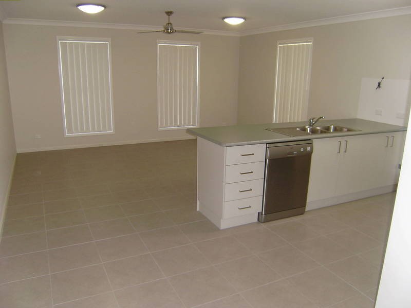 71 Emerald Crescent, Springfield Lakes QLD 4300