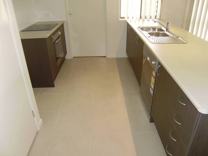 28 Brigid Blvd, Augustine Heights QLD 4300