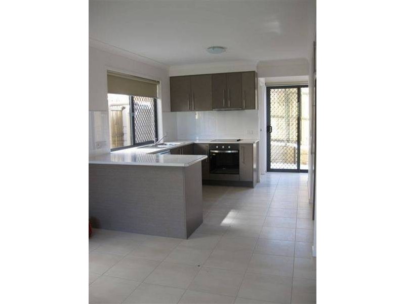 2/39 Ariel Avenue, Kingston QLD 4114