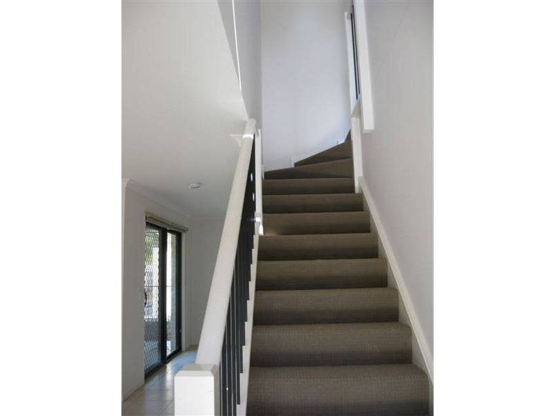 2/39 Ariel Avenue, Kingston QLD 4114