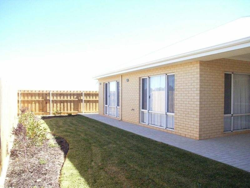 14 Spiral Flag Road, Yanchep WA 6035