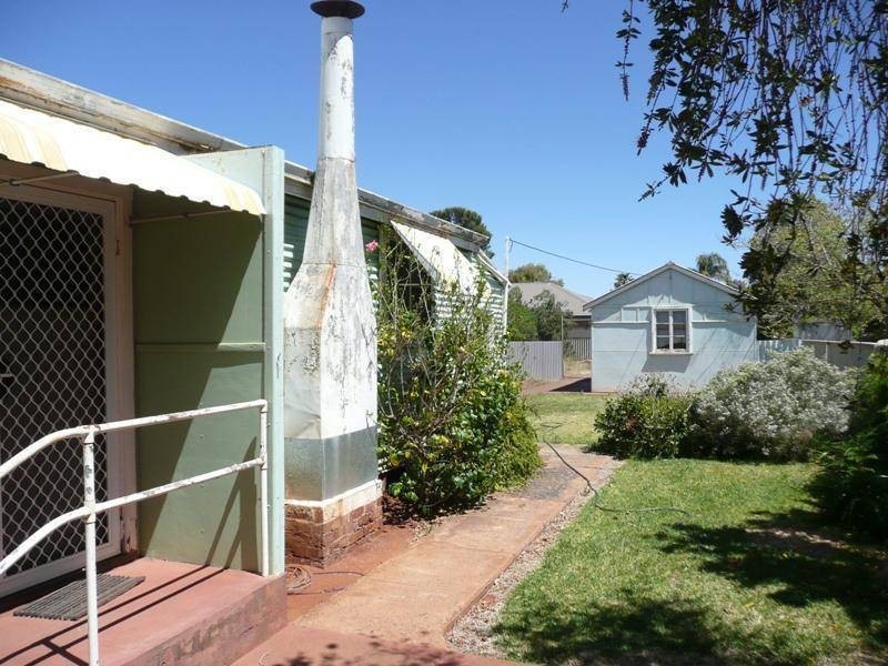 2 Russell Street, Kalgoorlie WA 6430
