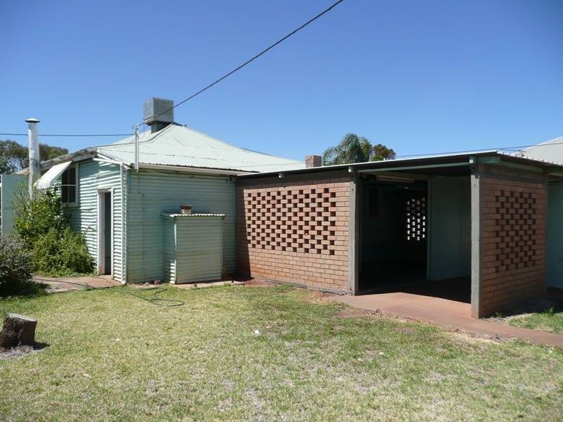2 Russell Street, Kalgoorlie WA 6430