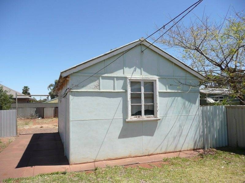 2 Russell Street, Kalgoorlie WA 6430