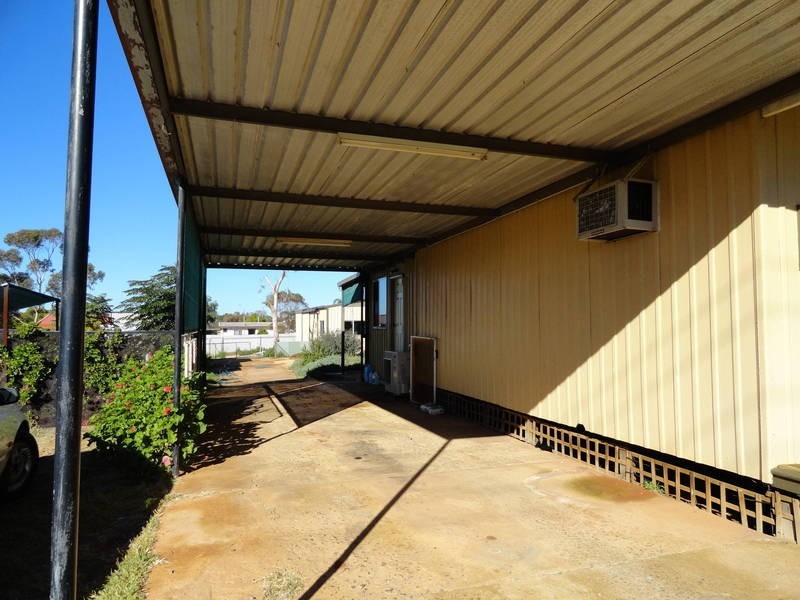 61 Shaw St, Coolgardie WA 6429