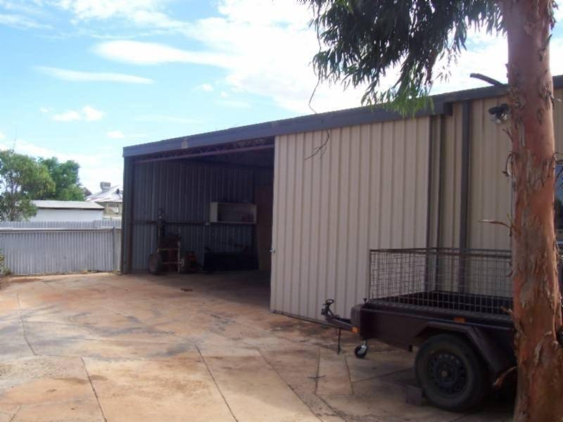 61 Shaw St, Coolgardie WA 6429