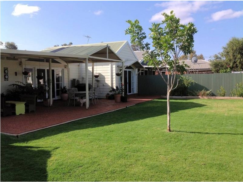 11 Campbell Street, Lamington WA 6430