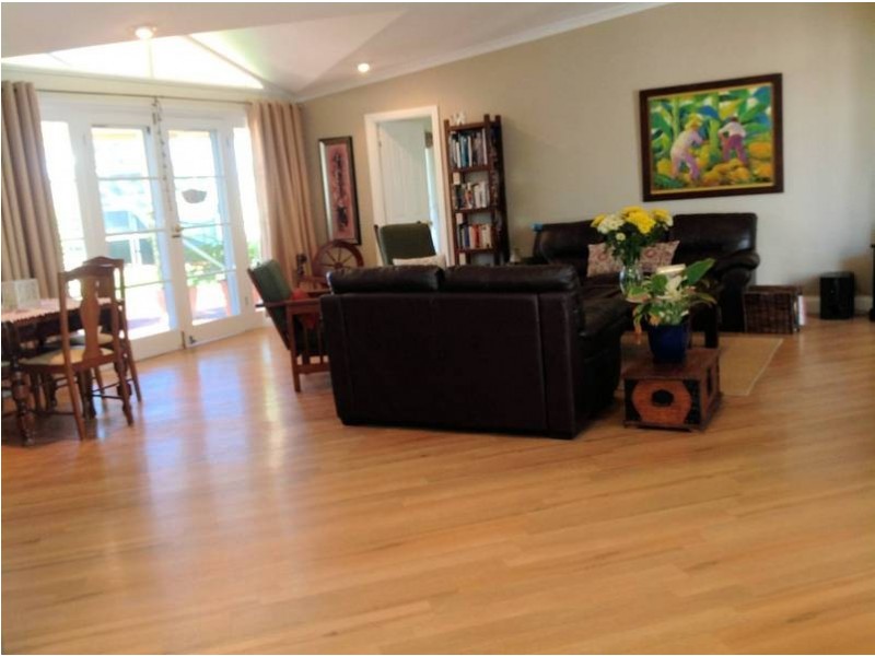 11 Campbell Street, Lamington WA 6430