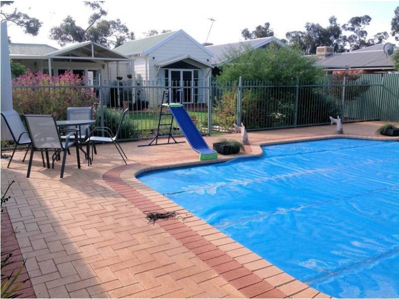 11 Campbell Street, Lamington WA 6430