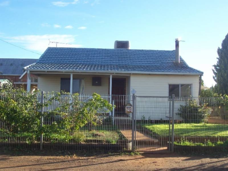 70 Sylvester Street, Coolgardie WA 6429