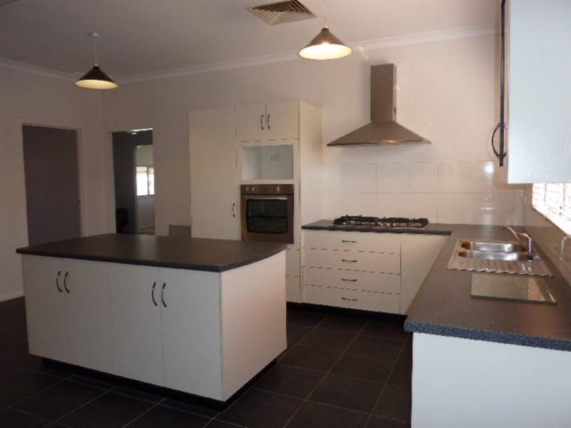 70 Sylvester Street, Coolgardie WA 6429