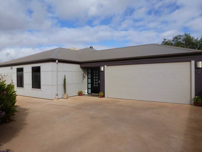 12A Moss Street, Kalgoorlie WA 6430