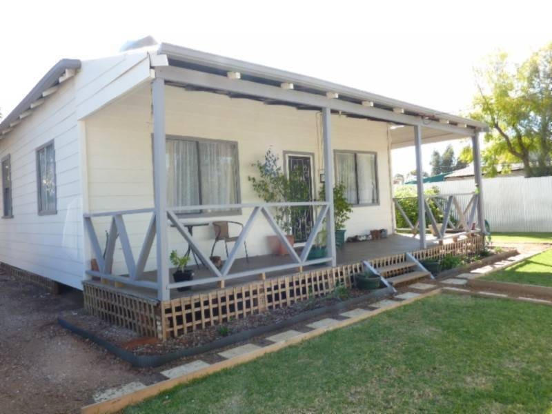 38 Sylvester Street, Coolgardie WA 6429