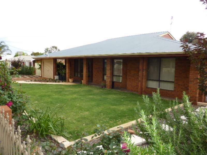 15 DeBernales Street, Kalgoorlie WA 6430