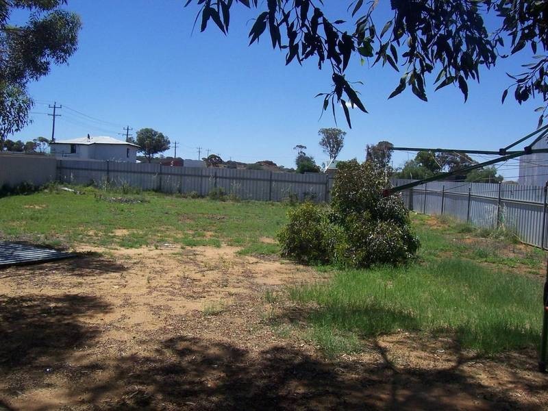 32  Sylvester Street, Coolgardie WA 6429