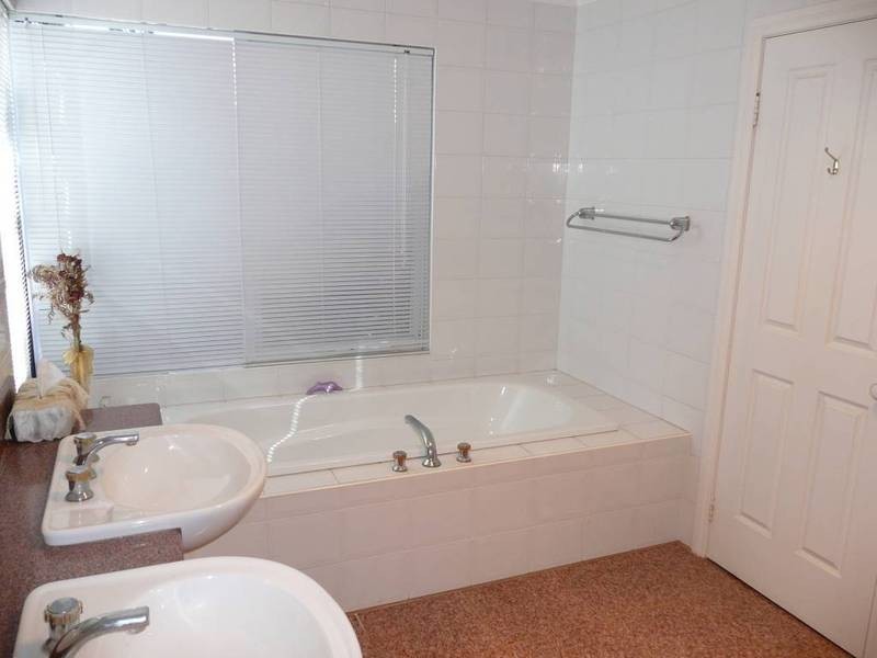 6 Campbell St, Kalgoorlie WA 6430