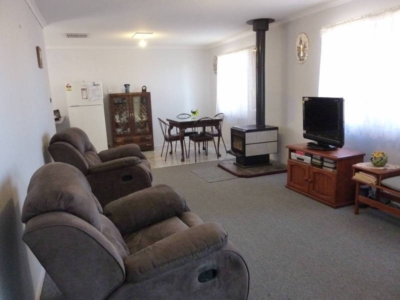 110 Sylvester Street, Coolgardie WA 6429