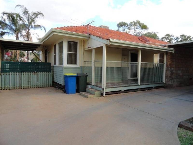 3/132 Moran St, Boulder WA 6432