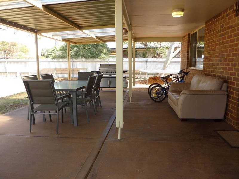 27  Bracklemann Dr, Boulder WA 6432