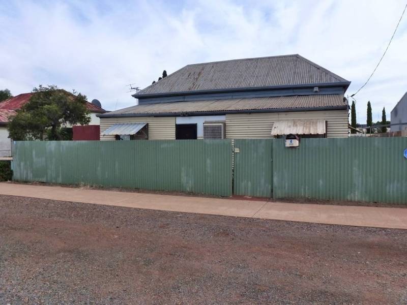 4 Roberts Street, Kalgoorlie WA 6430