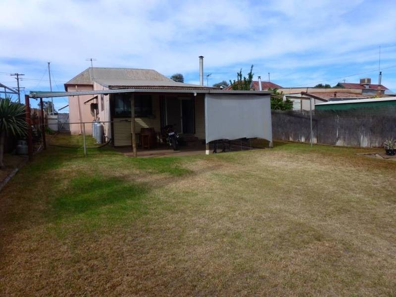 4 Roberts Street, Kalgoorlie WA 6430