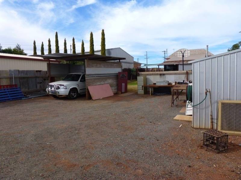 4 Roberts Street, Kalgoorlie WA 6430