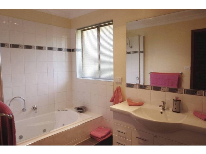 8 Nickel Lane, Hannans WA 6430