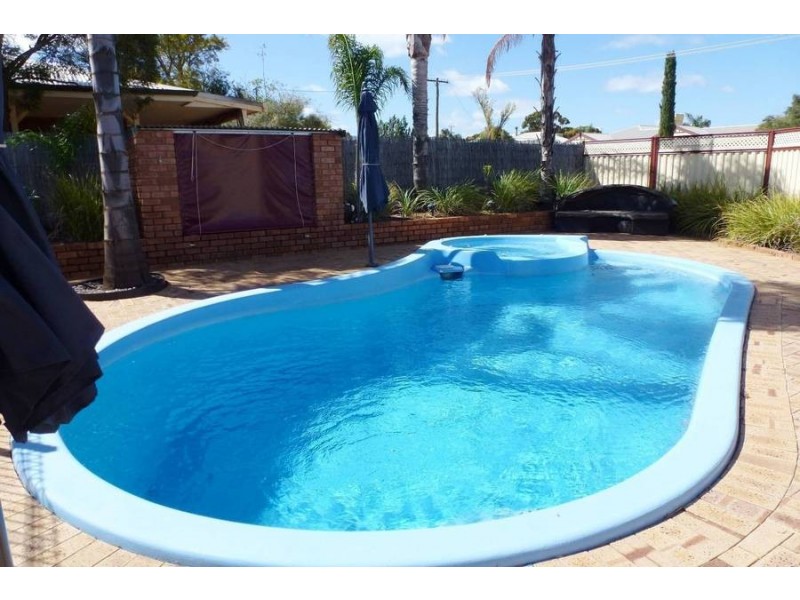 8 Nickel Lane, Hannans WA 6430