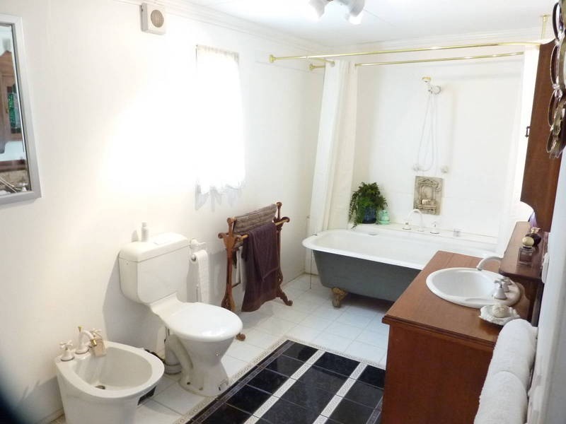 11 Rhodes Street, Kalgoorlie WA 6430