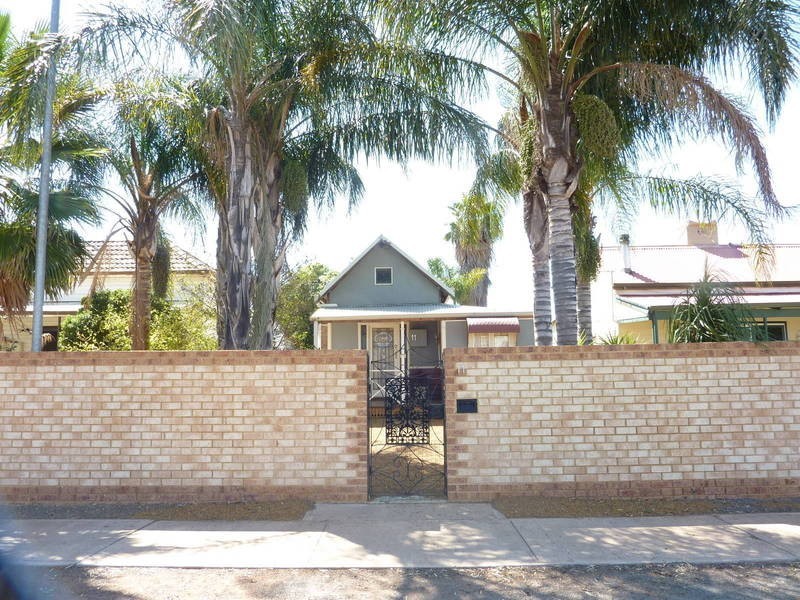 11 Rhodes Street, Kalgoorlie WA 6430