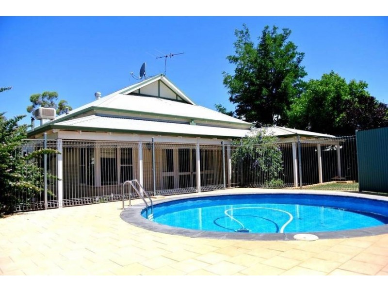 32 Addis Street, Lamington WA 6430